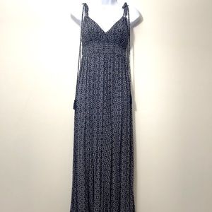 Lulu’s Spaghetti strap maxi dress.
